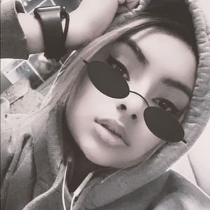 Meet your Posher, Genesis